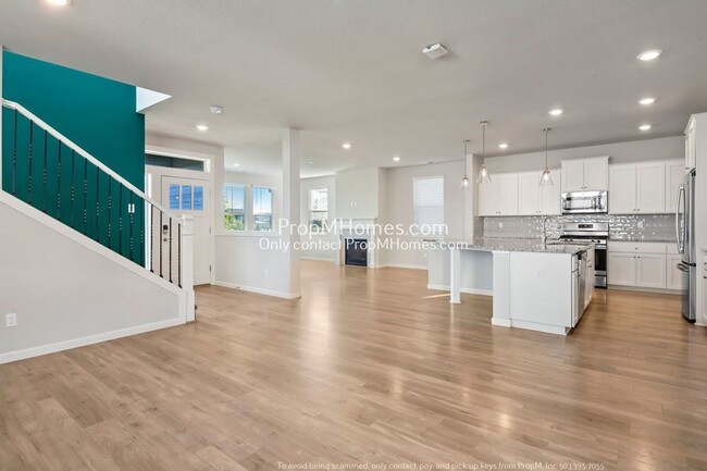 Building Photo - 7112 SE Firefly Ln