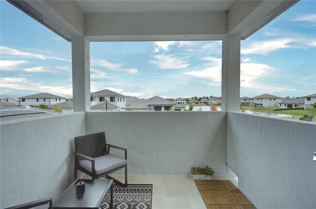 Building Photo - 4239 SW 176th Ave