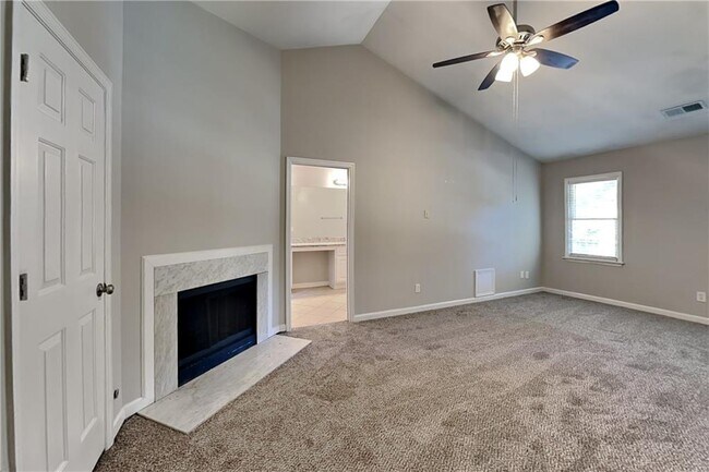 Building Photo - 3371 Chatsworth Way