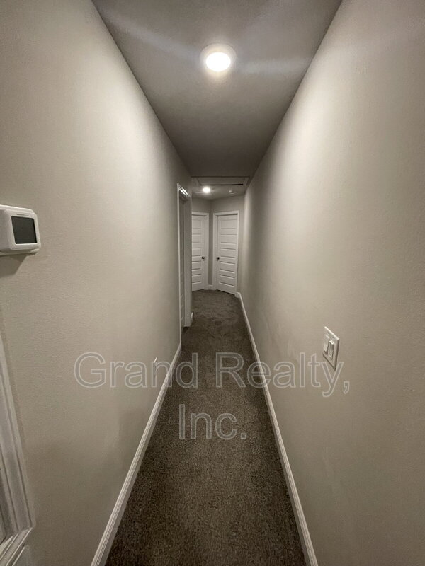 Building Photo - 4293 Castille Ave