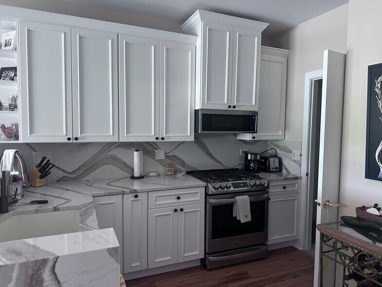 Kitchen - 12981 Farm Hill Dr