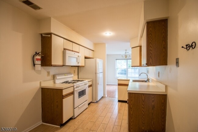 Building Photo - 36 Needham Way