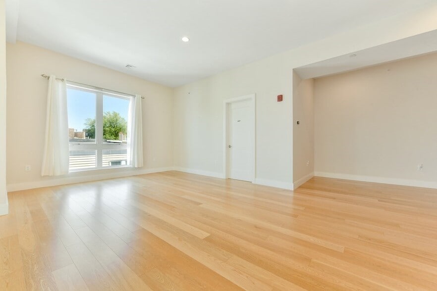 Building Photo - 488 Dorchester Ave