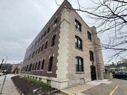 Building Photo - "Charming 410 Sq Ft Studio in the Heart of Minneapolis – Ideal Urban Living!"