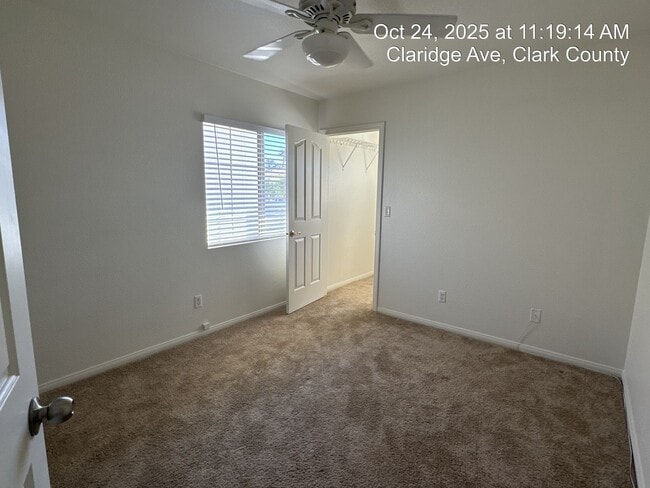 Building Photo - Tri-Level Home with Pool & Spa in Henderso...