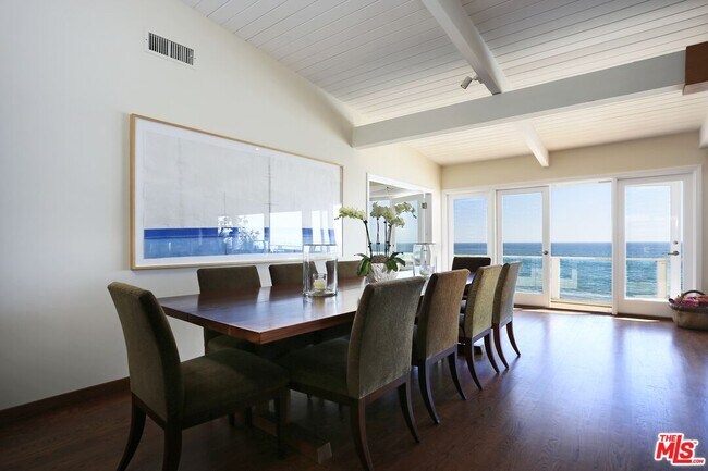 Building Photo - 27036 Malibu Cove Colony Dr