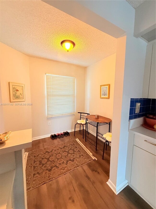 Building Photo - 571 SW 142nd Ave