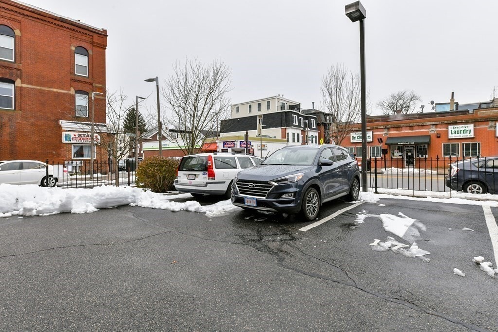 Building Photo - 743 E 4th St