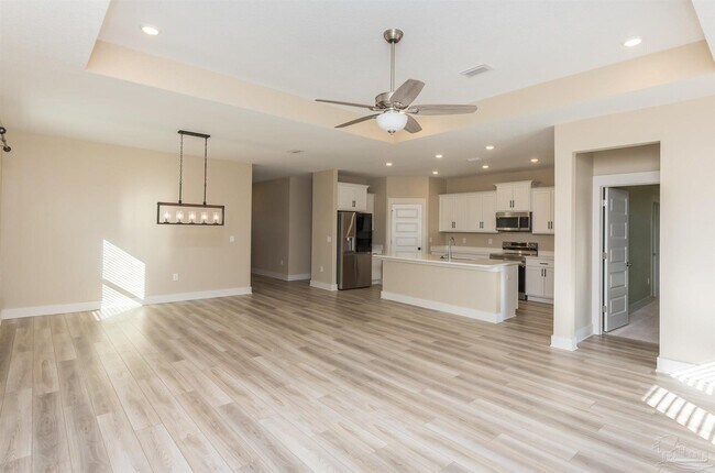 Building Photo - 1938 Westhill Dr