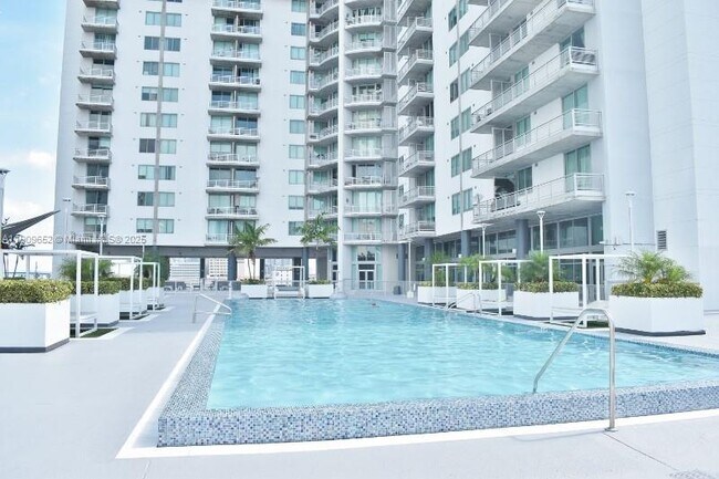 Building Photo - 690 SW 1st Ct