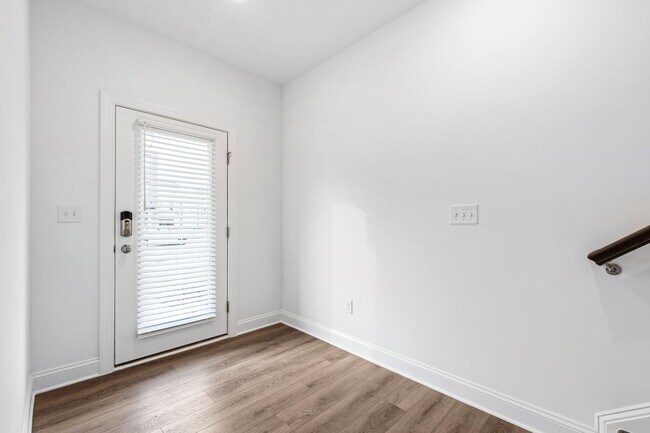 Building Photo - Stunning 4-Bedroom Home for Rent in Prime Cary Location!