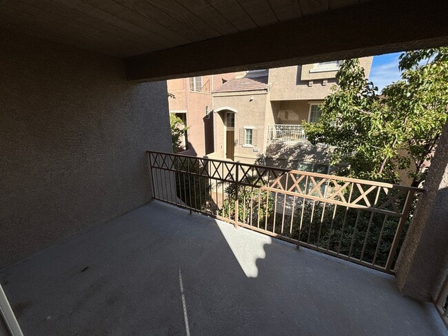 Building Photo - Spacious Tri-Level 4-Bedroom Home with Bal...