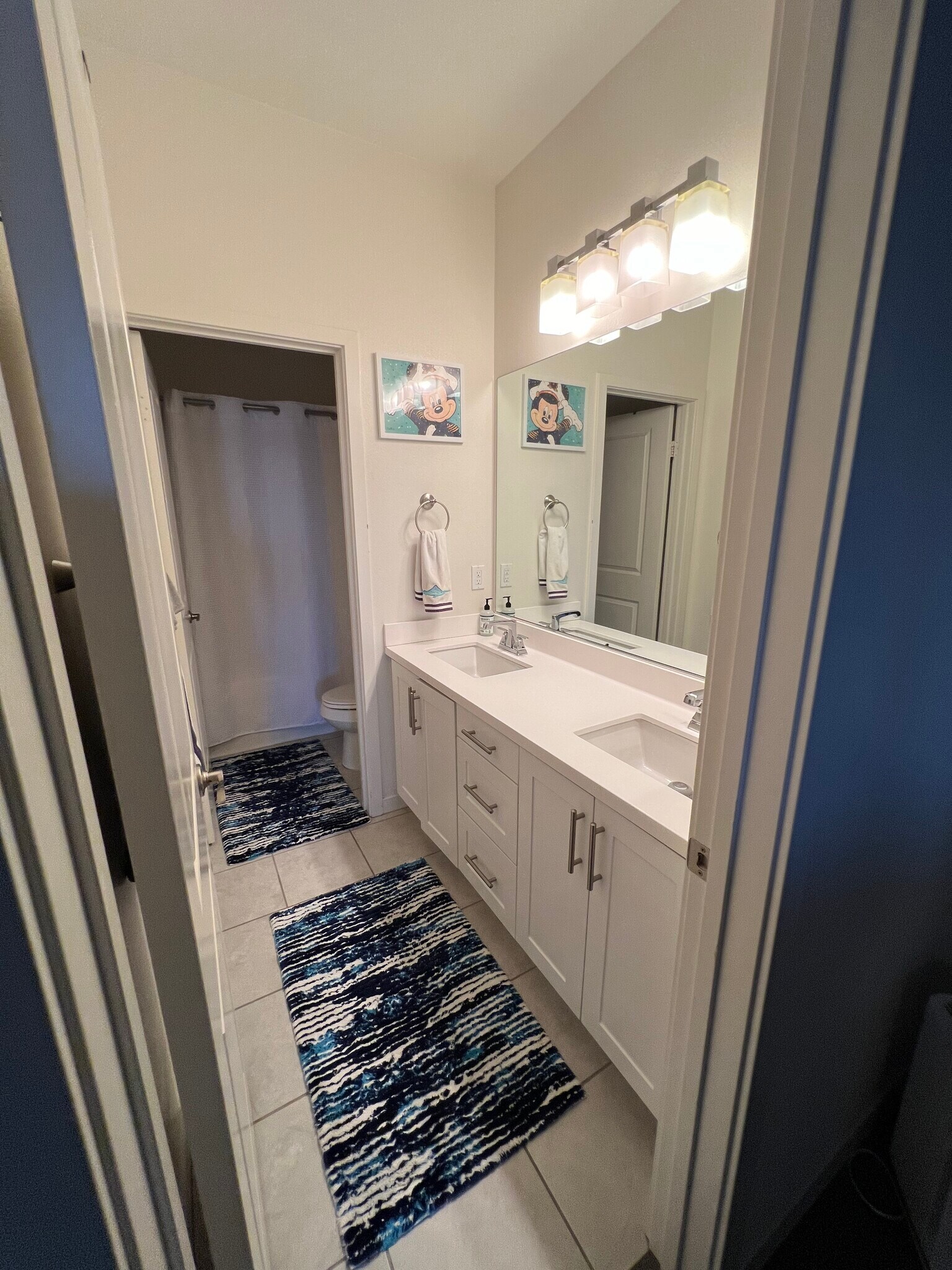 Bedroom#3 and #4 shared bathroom - 341 Magnet