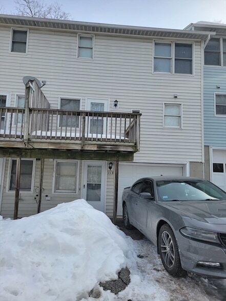 Building Photo - 35 Genesee St