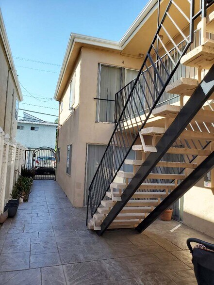 Building Photo - 361 13th St