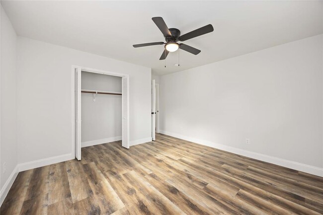 Building Photo - 3806 Zephyr St