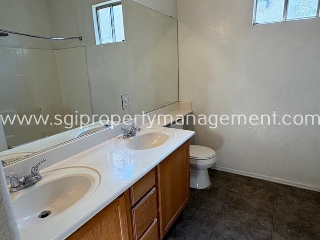 Building Photo - 1541 W St Kateri Dr