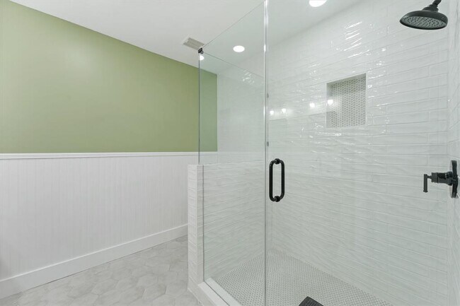 Building Photo - 5123 Avenue L