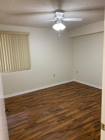 Building Photo - 6193 Balboa Cir