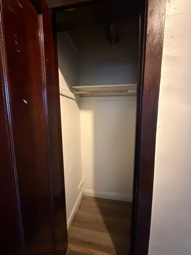 Building Photo - 3224 N Karlov Ave