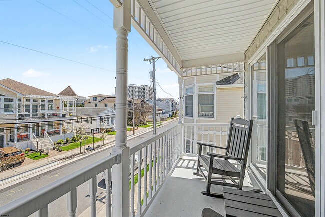 Building Photo - 2 S Coolidge Ave