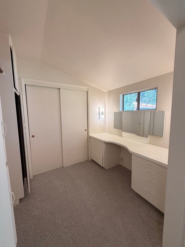 Building Photo - 809 Browns Valley Rd