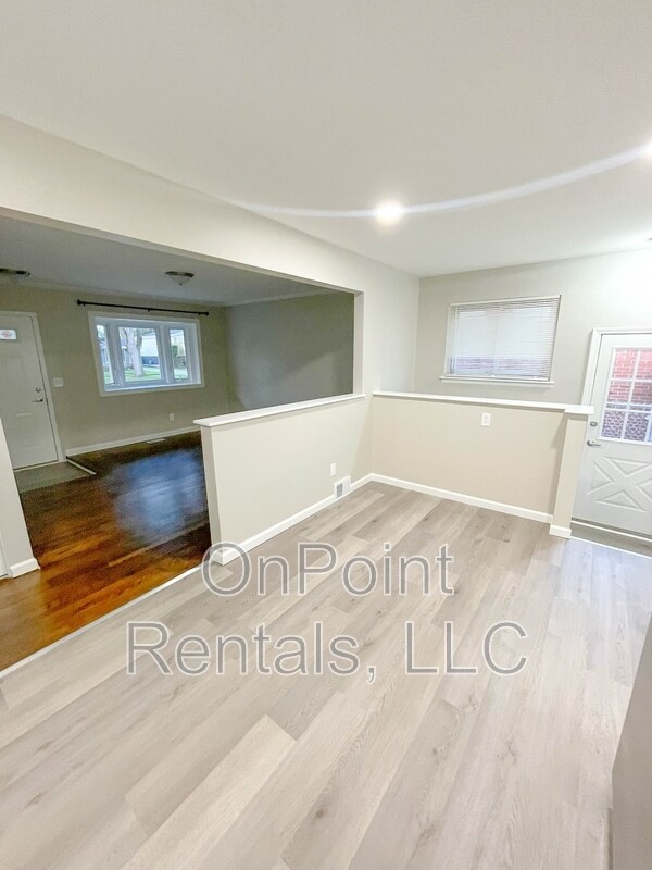 Building Photo - 30816 Grandview Ave