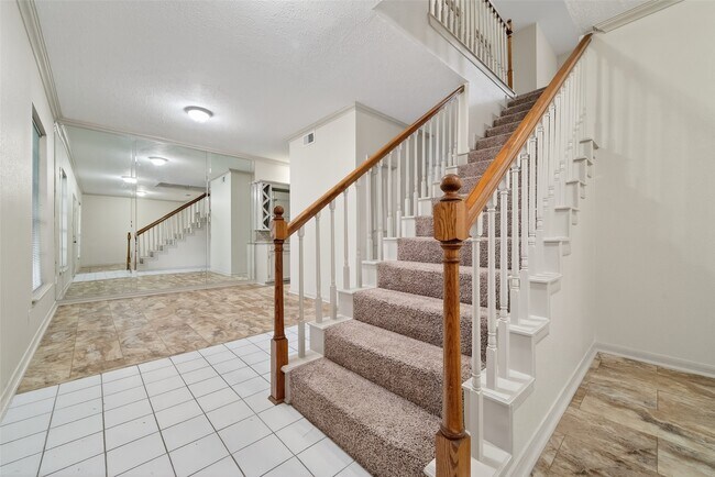 Building Photo - 11818 Snowberry Dr