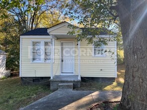 Building Photo - Cute 1 Bedroom 1 Bath Cottage