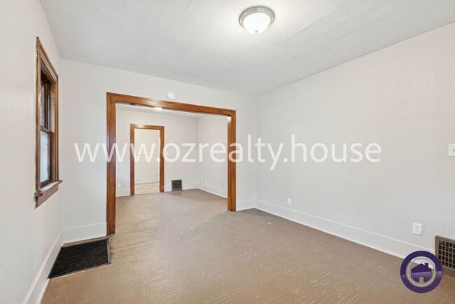 Building Photo - 1749 Berdan Ave