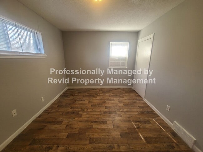 Building Photo - 3 Bedroom Home in Frayser!