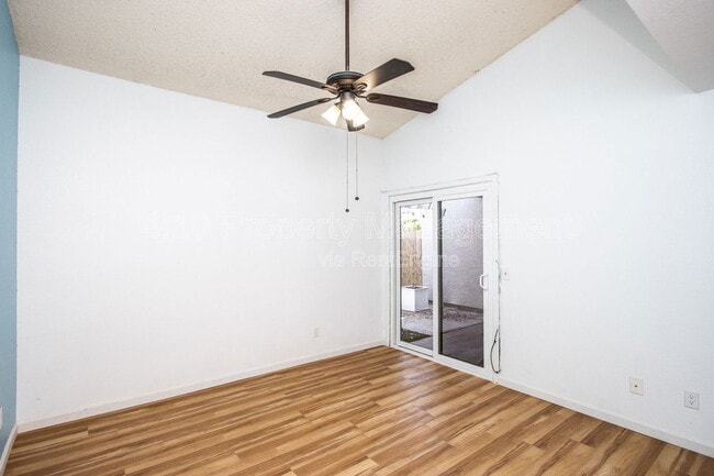 Building Photo - 1718 S Longmore