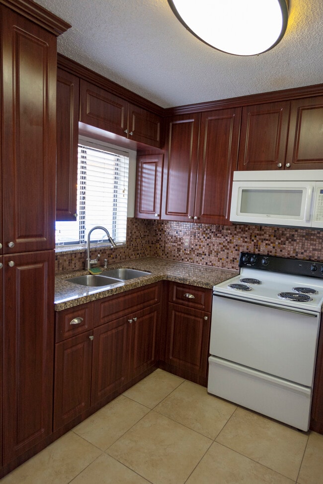 Building Photo - 6081 W 24th Ave