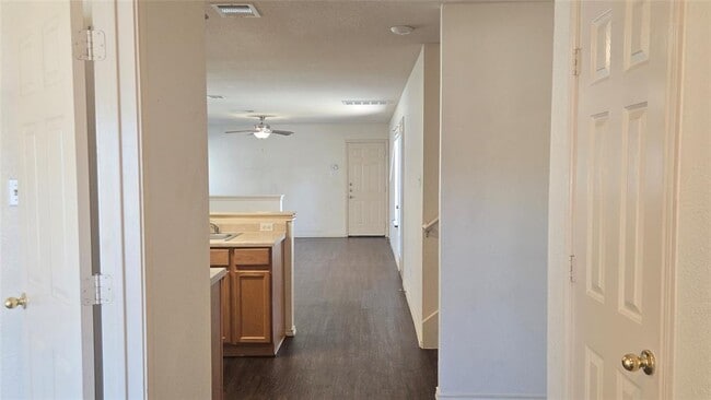 Building Photo - 703 Big Spring Dr