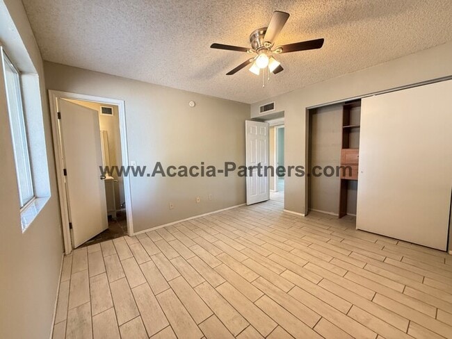 Building Photo - Four Bedroom Home Located in East Tucson Neighborhood