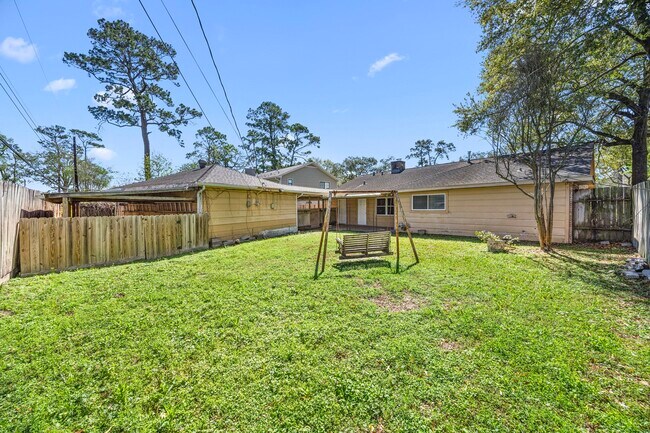 Building Photo - 1030 Lehman St