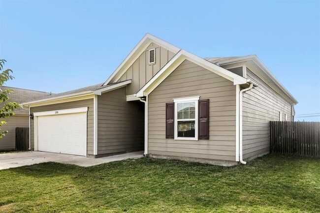 Building Photo - 13705 Sherri Berry Wy