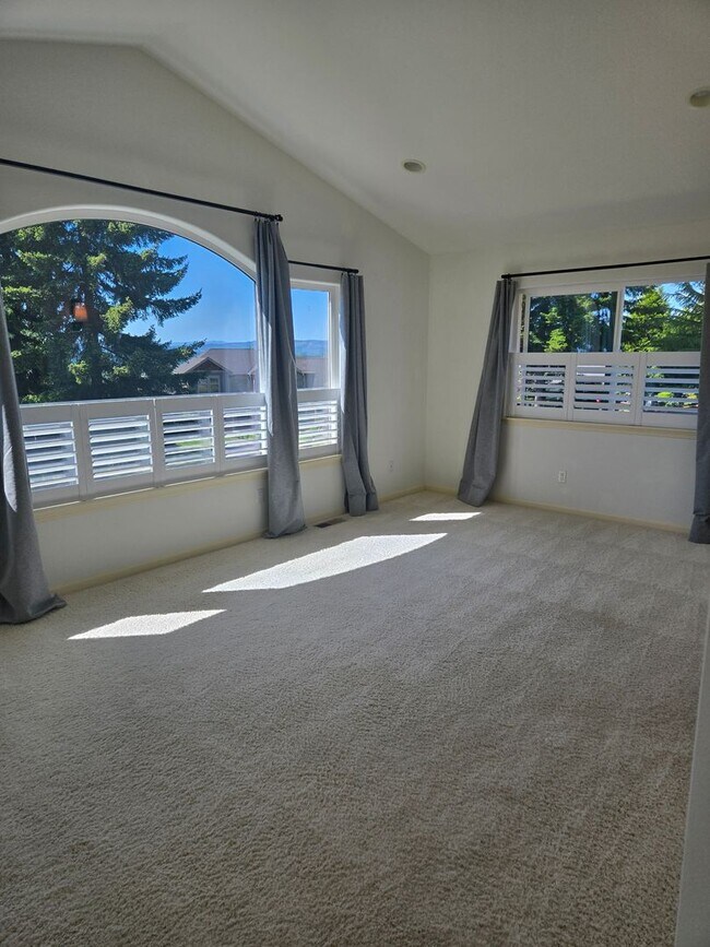 Building Photo - STATUS: PENDING APPLICATION-  | R17 | $ 2995