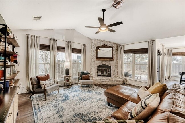 Building Photo - 916 Great Britain Blvd