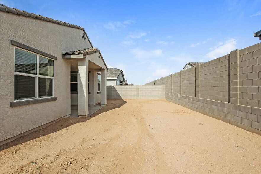 Building Photo - 24466 Grove St