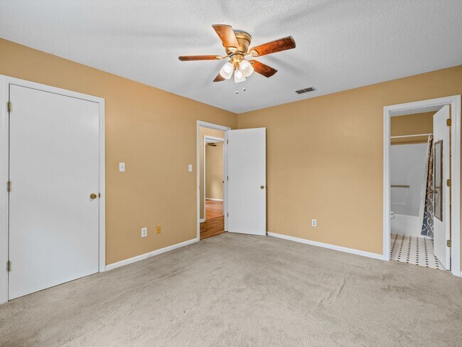 Building Photo - 542 Shadowridge Rd