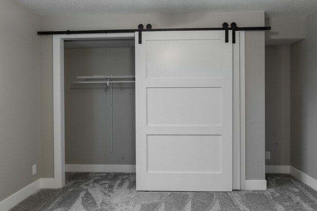 Building Photo - 7337 Collister Rd