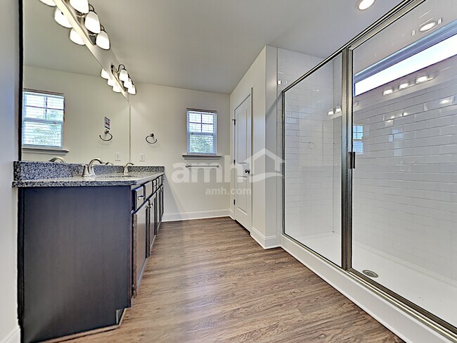 Building Photo - 3069 Day Flower Dr