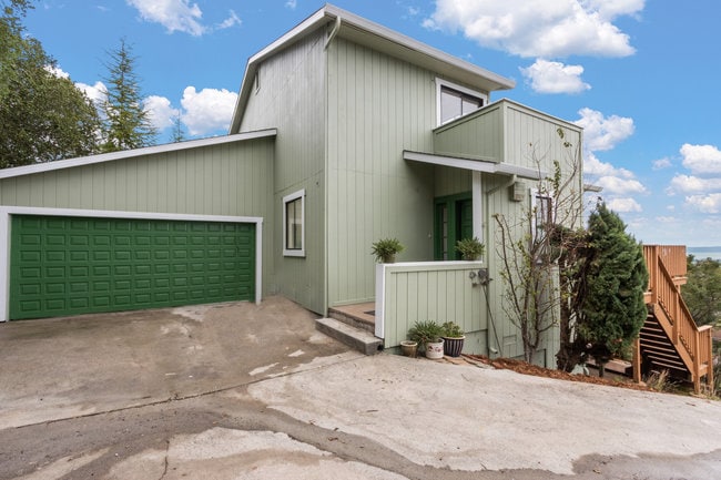 Building Photo - 3600 Klamath St