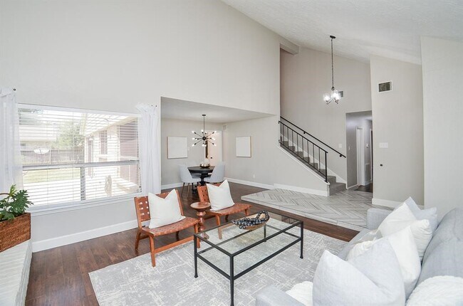 Building Photo - 22118 Fincastle Dr