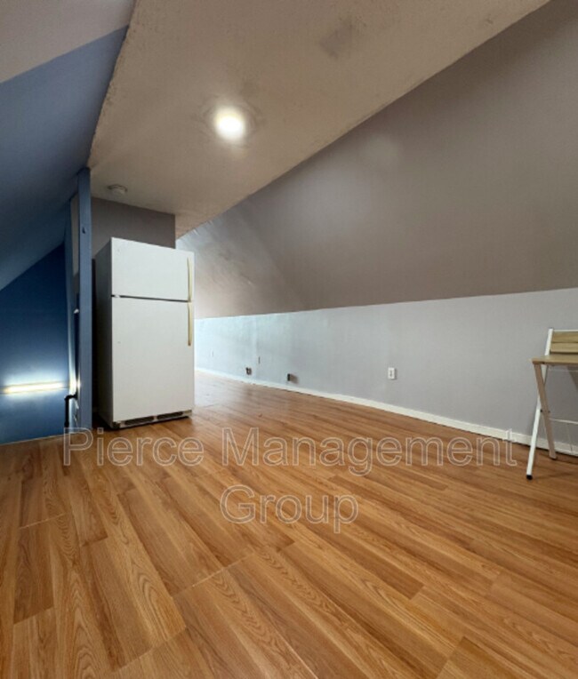 Building Photo - 140 Rumford St