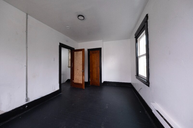 Building Photo - 1022 Kenneth Ave