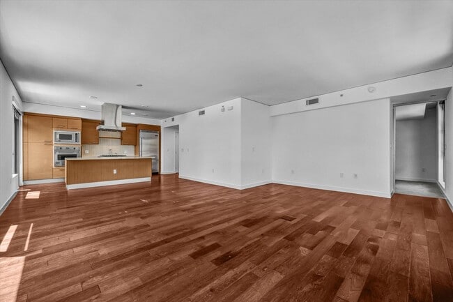 Building Photo - Luxury Elevated Living 1 Bed 1.5 Bath Condo at Skyline OC