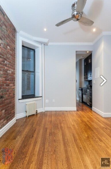 Building Photo - Mott Street