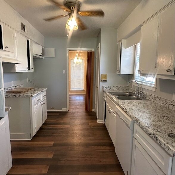 Building Photo - 5364 Santa Monica Cove